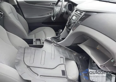 2014 Hyundai Sonata Hybrid z USA, uszkodzony, nr VIN KMHEC4A48EA109924